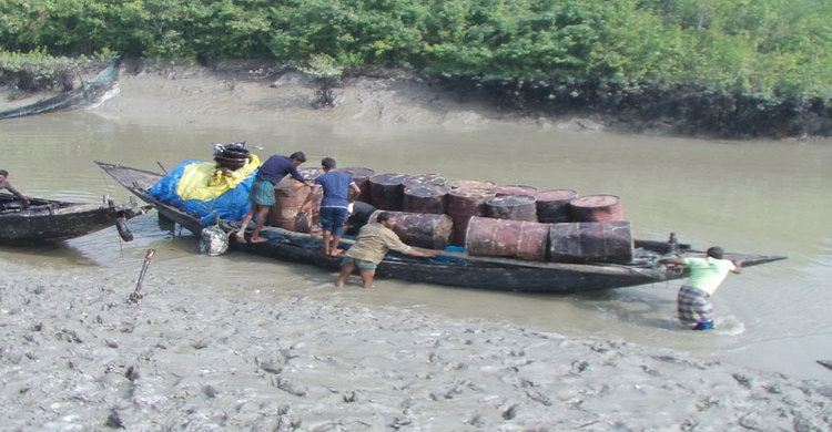 সুন্দরবনকে বাঁচাতে প্রয়োজন অয়েল সুইপার জলযান