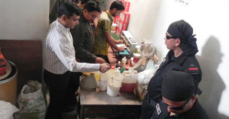 গবাদি পশুর ওষুধ কারখানায় ভ্রাম্যমাণ আদালত