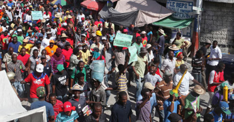 হংকংয়ের বিক্ষোভে পুলিশি অভিযান