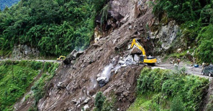 ইন্দোনেশিয়ায় ভূমিধসে নিহত ৭