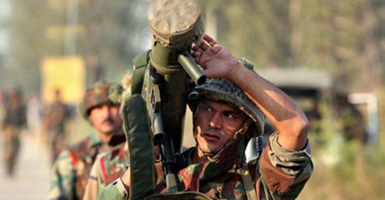 কাশ্মীরে সেনাক্যাম্পে হামলা, নিহত ১৩