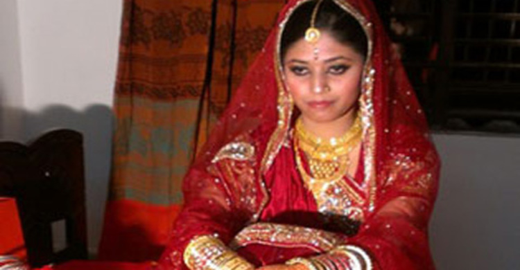 ডা. মাহজাবিনের লাশ কবর থেকে উত্তোলন