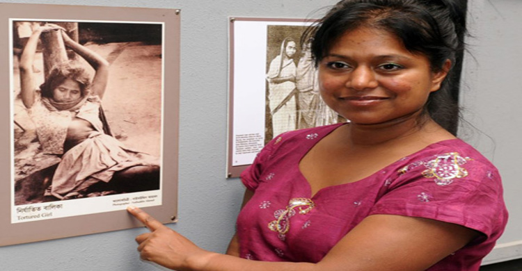 ‘আমাকে একটি জন্মসনদ দিন’