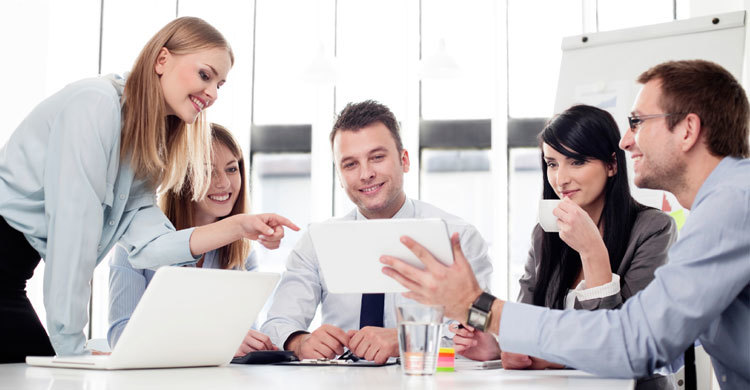 বন্ধুত্বপূর্ণ কর্মপরিবেশ কর্মীদের সুখী করে