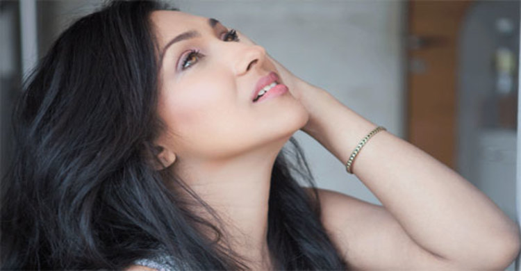 রাজনীতিতে আসছেন না ঋতুপর্ণা