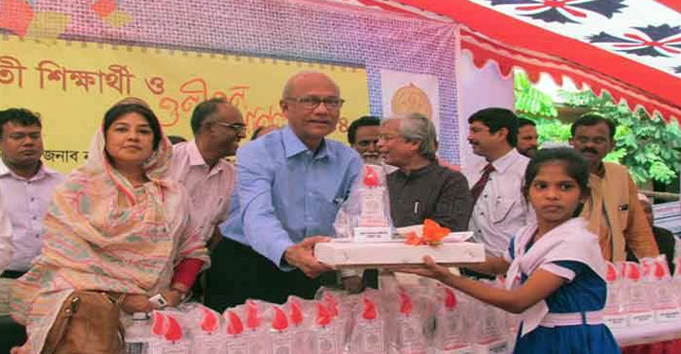 আমার উচ্চ শিক্ষার কোনো সার্টিফিকেট নেই