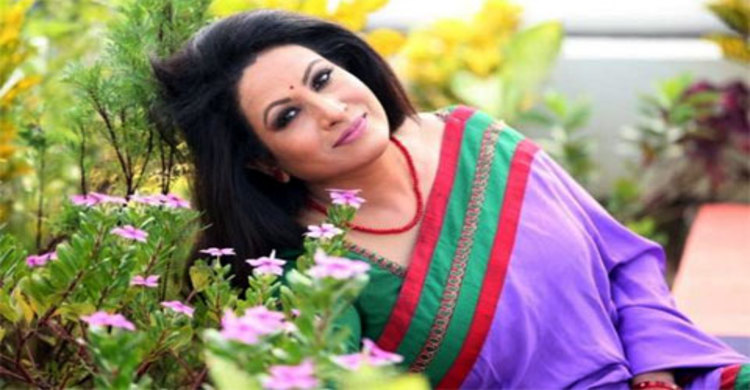 স্লো পয়জনে চম্পা