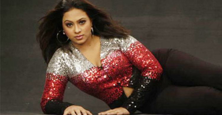 দীর্ঘ বিরতির পর দর্শকের সামনে পপি