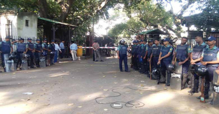 ট্রাইব্যুনাল এলাকায় কঠোর নিরাপত্তা