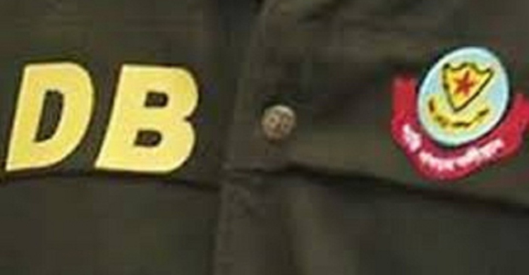 3-fake DB men held in city 