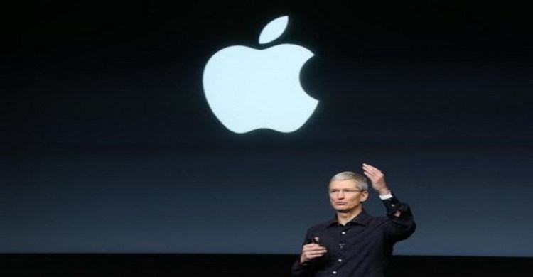 Apple studies self-driving car