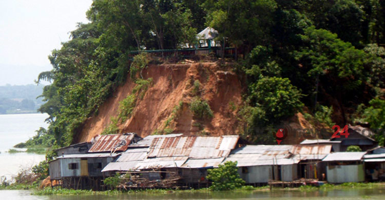 ধস ও ভাঙন ঝুঁকিতে কাপ্তাইপাড়ের মানুষ