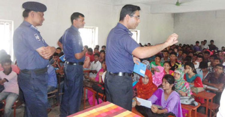 লালমনিরহাট পুলিশের ক্ষুদে বার্তা চালু  