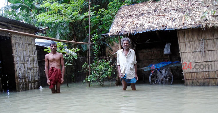 তিস্তার পানি বিপদসীমার উপর দিয়ে প্রবাহিত হচ্ছে