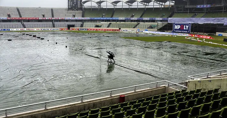 বৃষ্টি থামলেও প্রথম সেশন নিয়ে শঙ্কা