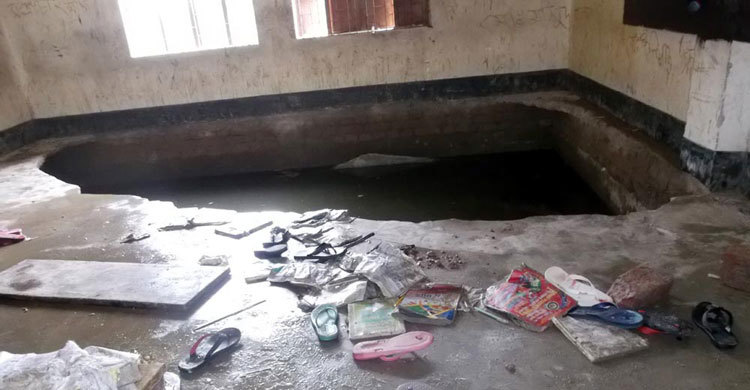 শ্রেণিকক্ষের ফ্লোর ধসে লাকসামে ২০ শিক্ষার্থী আহত