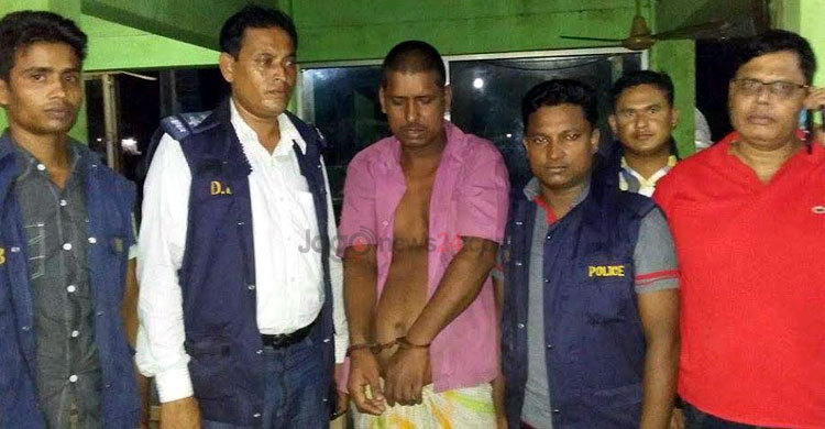 দৌলতদিয়ায় ইয়াবাসহ মাদক ব্যবসায়ী গ্রেফতার