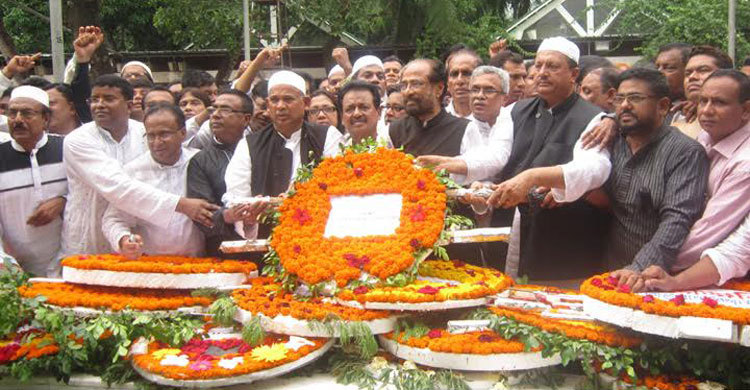 বঙ্গবন্ধুর সমাধিতে সম্মিলিত আইনজীবী সমন্বয় পরিষদের শ্রদ্ধা