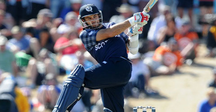 টস হেরে ব্যাট করছে স্কটল্যান্ড 