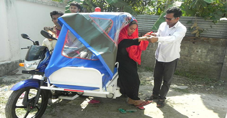 গর্ভবতীদের সহায়তায় বরগুনায় অ্যাম্বুলেন্স ‘হাসি`