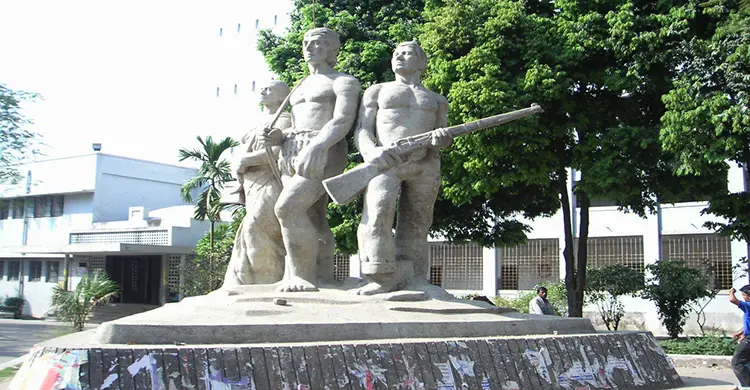 ঢাবিতে হাতবোমা বিস্ফোরণ