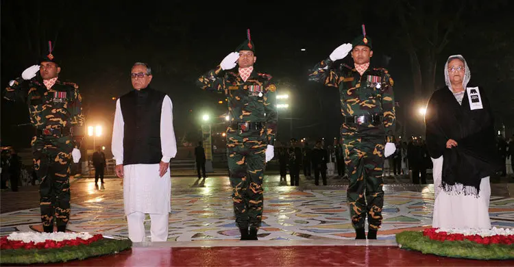 ভাষা শহীদদের প্রতি রাষ্ট্রপতি ও প্রধানমন্ত্রীর শ্রদ্ধা নিবেদন