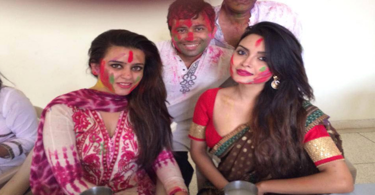 ঢাকার নতুন সংস্কৃতি হোলি