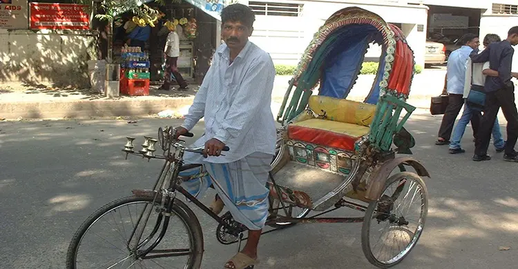 রিকশাচালকের মাসিক আয় সাড়ে ১১ হাজার টাকা