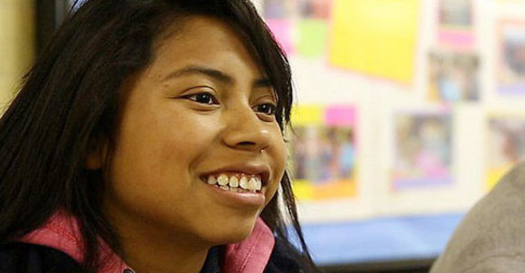 এক দেশে থাকা, আরেক দেশে পড়া