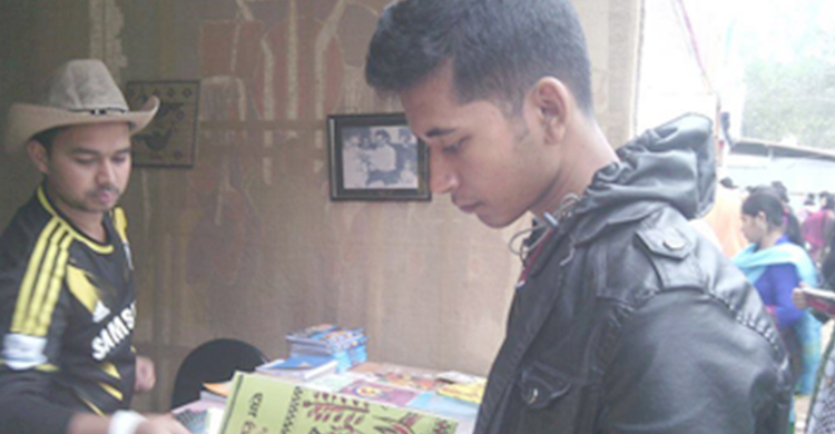 গণিতের ছাত্র হলেও সাহিত্যের প্রতি টান অনুভব করি