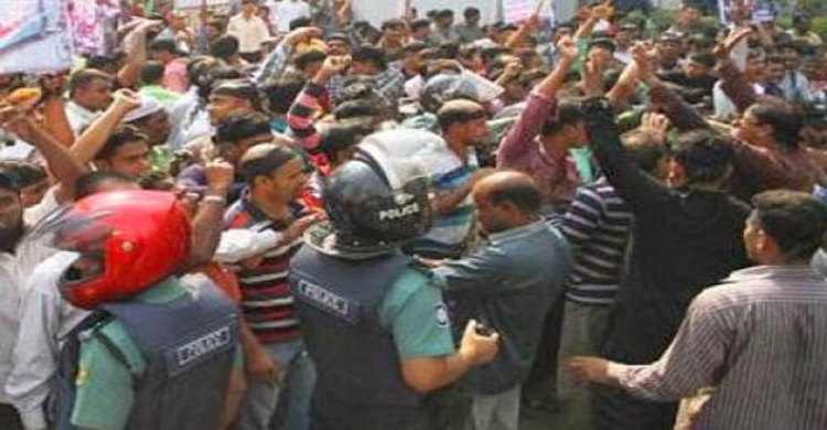 খালেদাকে দুইঘণ্টার আল্টিমেটাম সৈনিক লীগের