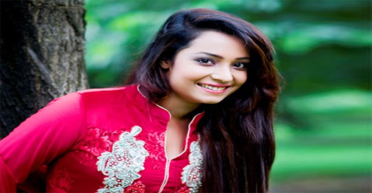 পৃথিবীর সব মাকে উৎসর্গ করে মিমির গান