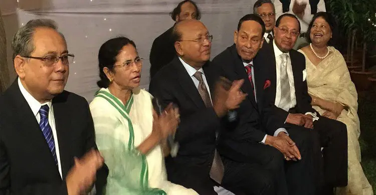 মমতার নৈশভোজে আওয়ামী লীগ ও বিএনপি নেতারা