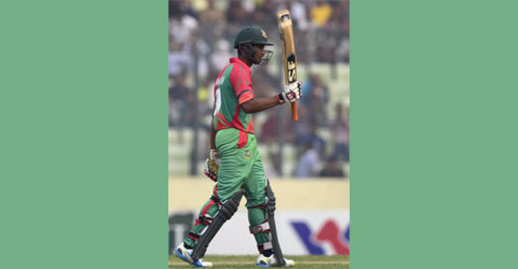 মাহমুদউল্লাহর হাফ সেঞ্চুরি 