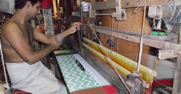 হুমকির মুখে টাঙ্গাইলের তাঁত শিল্প