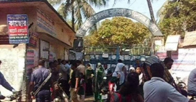 টাঙ্গাইলে বিন্দুবাসিনী বালিকা উচ্চ বিদ্যালয়ে দুটি ককটেল বিস্ফোরণ