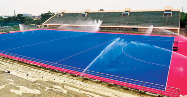 সবুজ টার্ফের পরিবর্তের নীল টার্ফ