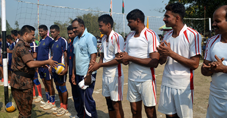 পঞ্চগড় সীমান্তে বিজিবি ও বিএসএফের ভলিবল খেলা অনুষ্ঠিত