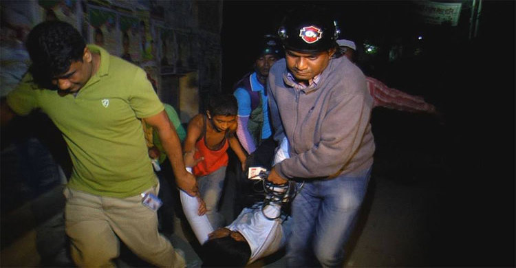 আহত বিএনপি কর্মীর পাশে গণমাধ্যমকর্মীরা