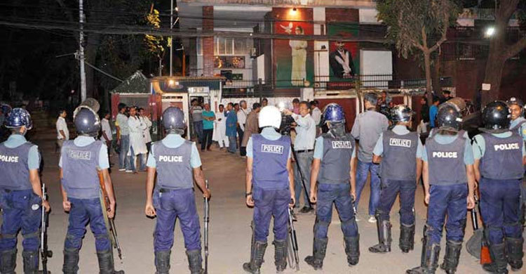 কঠোর অবস্থানে সরকার