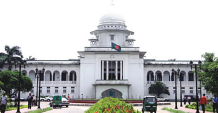 সুপ্রিমকোর্টে আইনজীবীদের পাল্টাপাল্টি মিছিল-সমাবেশ