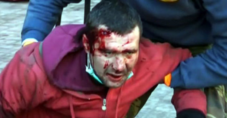 ইউক্রেনে যাত্রীবাহী বাসে হামলা, নিহত ১১