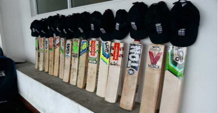 এবার মাঠে পাকিস্তানি ক্রিকেটারের মৃত্যু