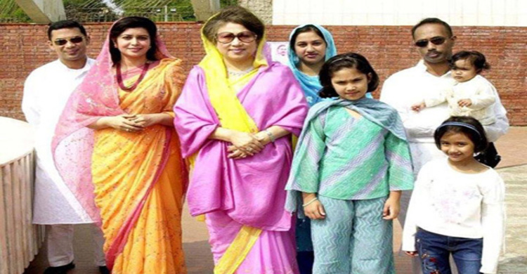 মায়ের খবর জানা হলো না কোকোর