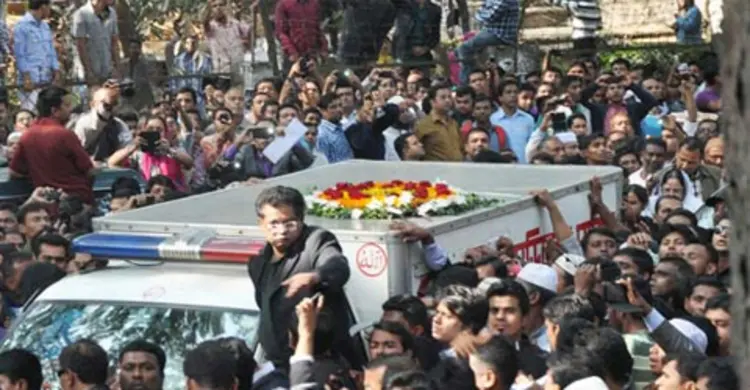 কবরস্থানে কোকোর মরদেহ