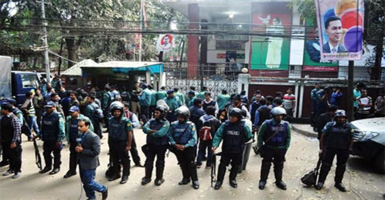 গুলশান কার্যালয়ে ঢাবির ৬ শিক্ষক