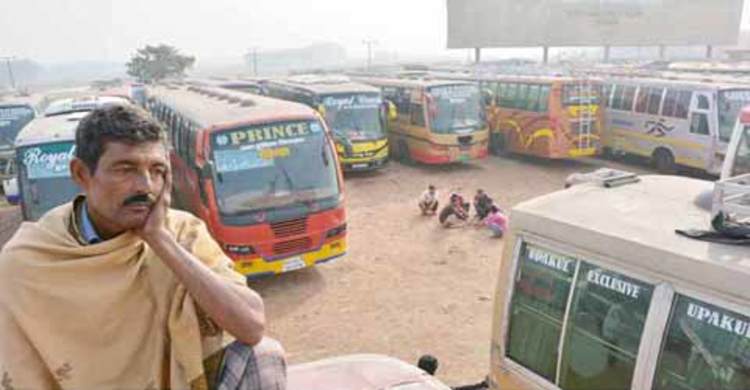 অবরোধে বেকার ১৫ হাজার পরিবহন শ্রমিক 