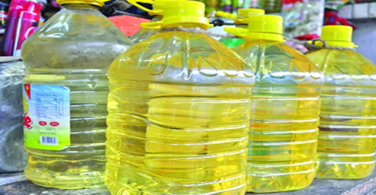বিশ্ববাজারে কমলেও দেশে বাড়ল ভোজ্যতেলের দাম 