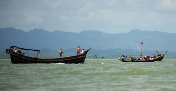 বঙ্গোপসাগরে ৭ ফিশিং ট্রলারে ডাকাতি