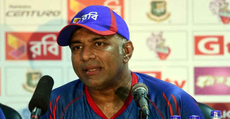 দক্ষিণ আফ্রিকার বোলিংটাই চ্যালেঞ্জ : হাতুরুসিংহে